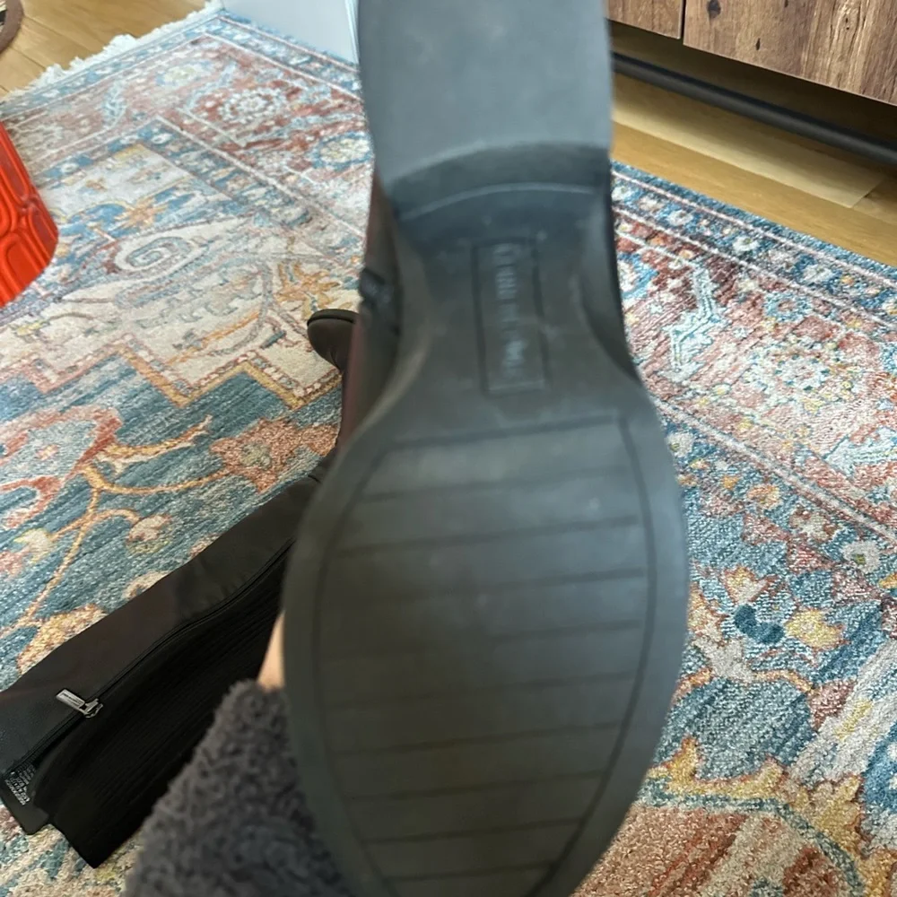 Kenneth Cole Levon Boots - Picture 4 of 7